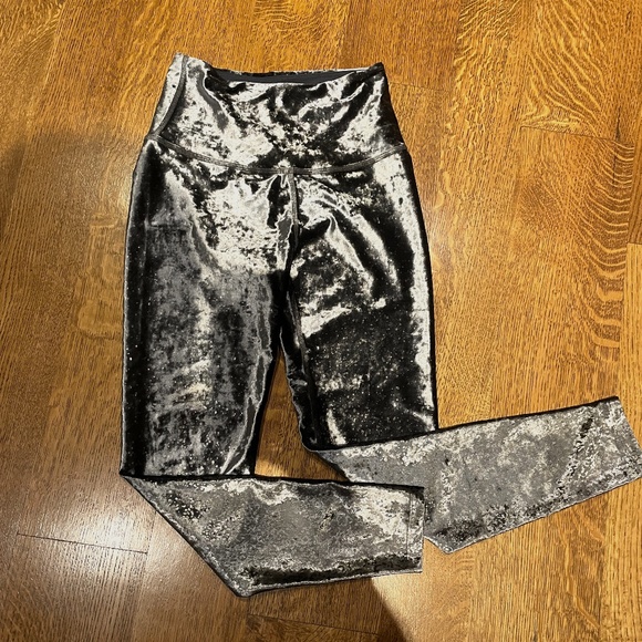 Beyond Yoga Incredible crushed velvet leggings- Size Small - Picture 3 of 11